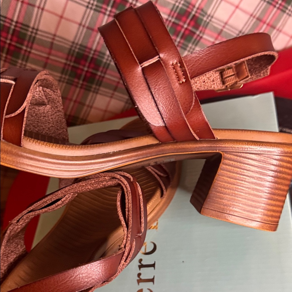 Pierre Dumas Women's Tan Woven Sandals - Picture 7 of 7